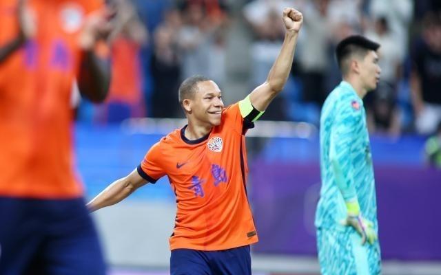 打瘋了！青島海牛五球大勝看到保級(jí)曙光