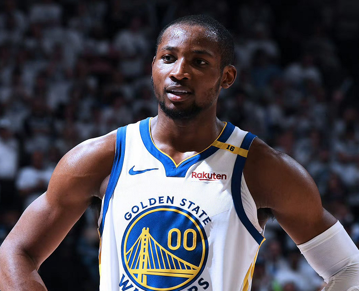 拒絕4年8920萬！沖擊4年1.3億！最瘋狂偽巨頭誕生，NBA只是生意
